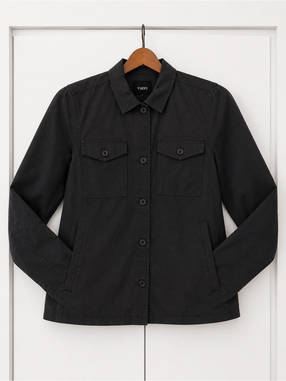 NWOT Vuori Charcoal Ripstop Jacket with Front Button Closure